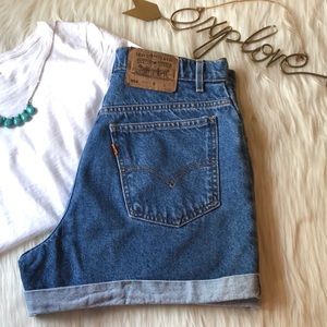 Vintage Levi’s high waisted roll cuff denim shorts